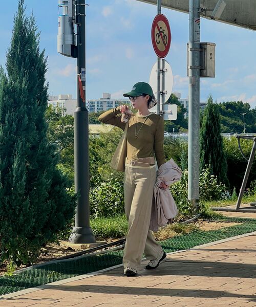 ANOLORCODE WOMAN(アナルロコード ウーマン)の「ロー カーブド ワイドパンツ (3カラー)(その他パンツ・レディース・アイボリー/ベージュ/ブラック・LARGE/SMALL/MEDIUM)」の5枚目の写真