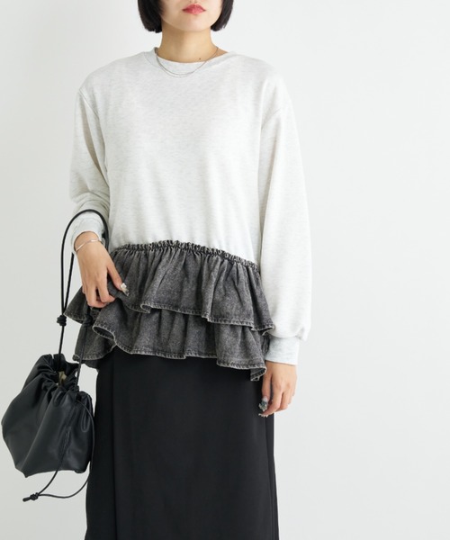 A.D.C.L.（エーディーシーエル）の「デニムフリル切替 裏毛プルオーバー（Tシャツ/カットソー・レディース・ブルー/ブラック・L/M）」の3枚目の写真