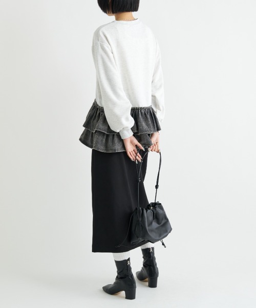 A.D.C.L.（エーディーシーエル）の「デニムフリル切替 裏毛プルオーバー（Tシャツ/カットソー・レディース・ブルー/ブラック・L/M）」の15枚目の写真