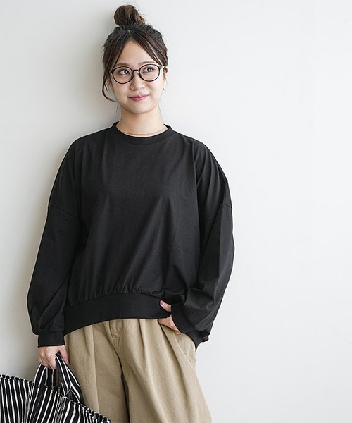 SOLAMONAT(ソラモナ)の「ジェラート天竺 長袖コクーンプルオーバー(Tシャツ/カットソー・レディース・ダークネイビー/グレイッシュベージュ/チャコールグレー/ホワイト/ブラック・FREE)」の2枚目の写真