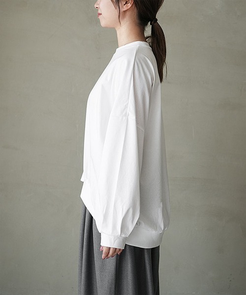 SOLAMONAT(ソラモナ)の「ジェラート天竺 長袖コクーンプルオーバー(Tシャツ/カットソー・レディース・ダークネイビー/グレイッシュベージュ/チャコールグレー/ホワイト/ブラック・FREE)」の12枚目の写真
