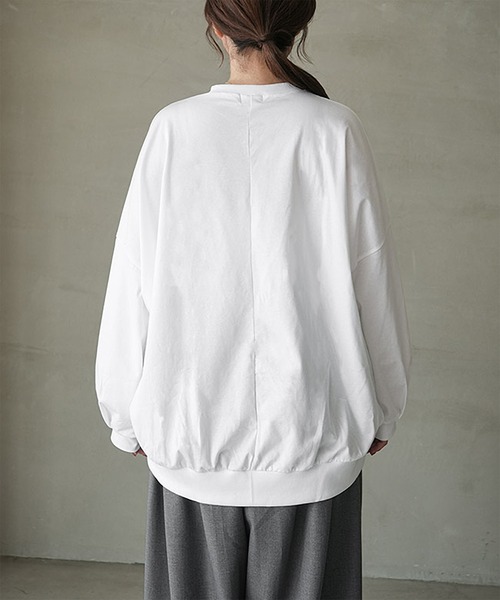 SOLAMONAT(ソラモナ)の「ジェラート天竺 長袖コクーンプルオーバー(Tシャツ/カットソー・レディース・ダークネイビー/グレイッシュベージュ/チャコールグレー/ホワイト/ブラック・FREE)」の13枚目の写真