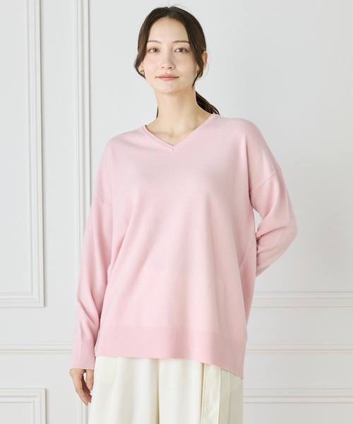 INED(イネド)の「《WEB限定カラー》カシミヤ混Vネックチュニックニット(ニット/セーター・レディース・ブラック/オフホワイト/グレー/チャコールグレー/ピンク/イエロー・9号/11号)」の12枚目の写真