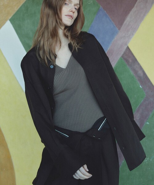 uncrave(アンクレイヴ)の「リヨセルライトリネン BIGシャツ(シャツ/ブラウス・レディース・ダークブラウン系/ベージュ系・FREE/1)」の2枚目の写真