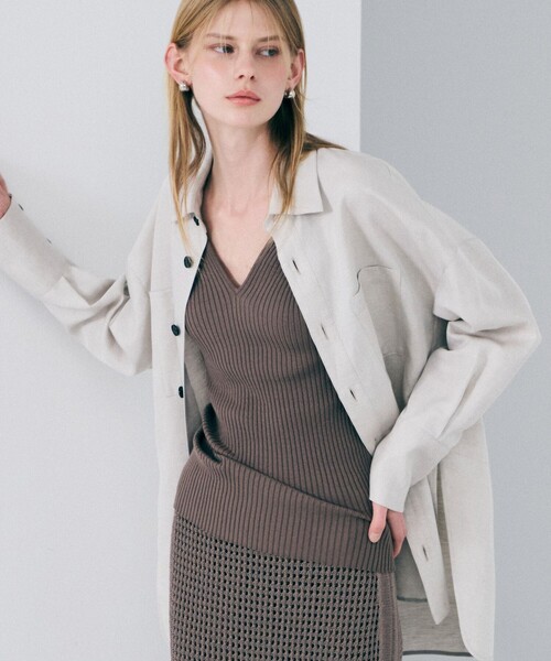 uncrave(アンクレイヴ)の「リヨセルライトリネン BIGシャツ(シャツ/ブラウス・レディース・ダークブラウン系/ベージュ系・FREE/1)」の1枚目の写真