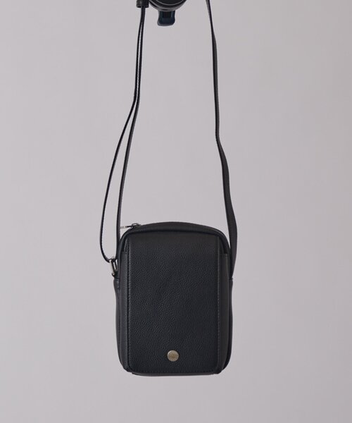 Lui's(ルイス)の「レザーフラップバッグS(ショルダーバッグ・メンズ・ブラック・FREE)」の9枚目の写真