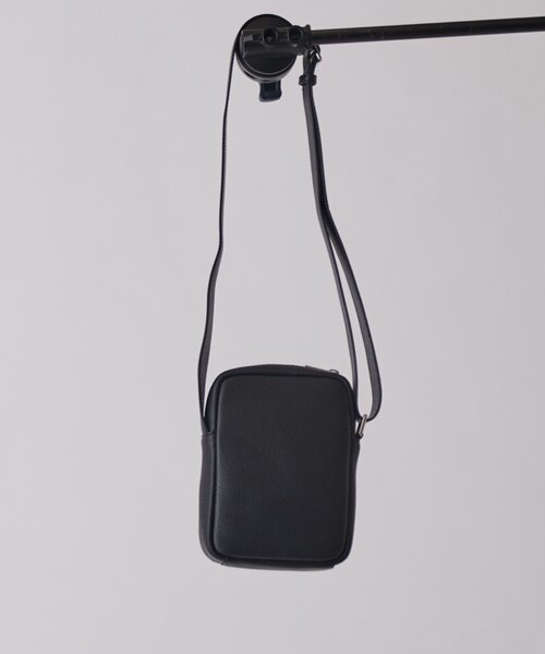 Lui's(ルイス)の「レザーフラップバッグS(ショルダーバッグ・メンズ・ブラック・FREE)」の10枚目の写真