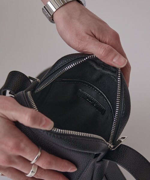 Lui's(ルイス)の「レザーフラップバッグS(ショルダーバッグ・メンズ・ブラック・FREE)」の14枚目の写真