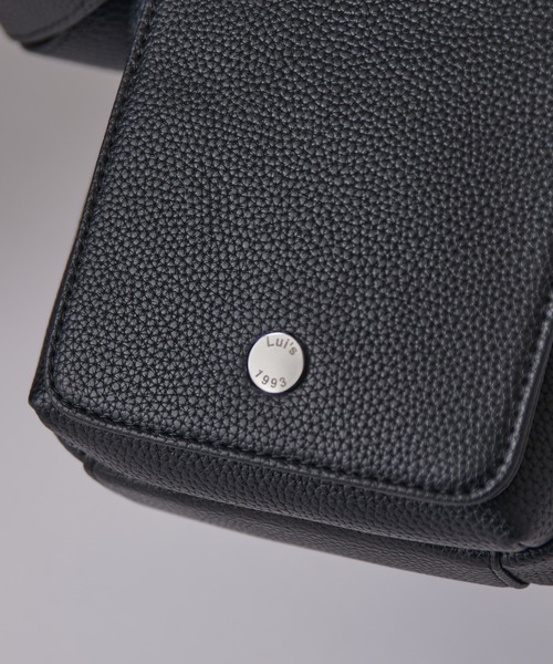 Lui's(ルイス)の「レザーフラップバッグS(ショルダーバッグ・メンズ・ブラック・FREE)」の8枚目の写真