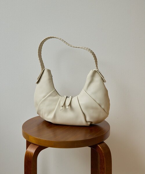 ウィムガゼット　Hoaw ハンドバッグ　オフホワイト　白 Whim Gazette（ウィム ガゼット） 「hoaw.」ハンドバッグ FREE オフ