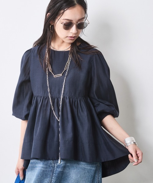 CHIC STYLE(シックスタイル)の「シアーギャザーブラウス<大きいサイズ有>シックスタイル(シャツ/ブラウス・レディース・ネイビー/アイボリー・M/L/LL/3L/4L/5L)」の2枚目の写真
