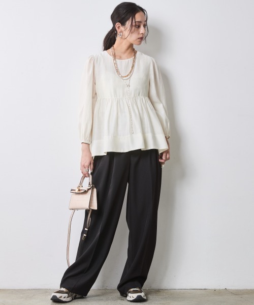 CHIC STYLE(シックスタイル)の「シアーギャザーブラウス<大きいサイズ有>シックスタイル(シャツ/ブラウス・レディース・ネイビー/アイボリー・M/L/LL/3L/4L/5L)」の3枚目の写真