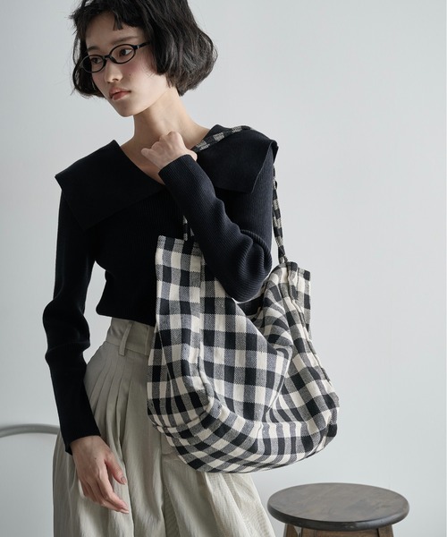 THE YOn（ザヨン）の「ギンガムチェックビッグトート（トートバッグ・レディース・ブルー/ブラック・FREE）」の13枚目の写真