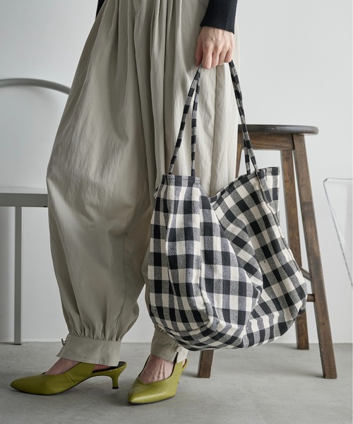 THE YOn（ザヨン）の「ギンガムチェックビッグトート（トートバッグ・レディース・ブルー/ブラック・FREE）」の16枚目の写真