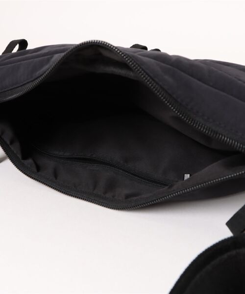 Sakka(サッカ)の「ダブルZIP ボディバッグ/ウエストバッグ(ボディバッグ/ウエストポーチ・レディース・ライトピンク/ブラック/オリーブ/ベージュ・FREE)」の14枚目の写真
