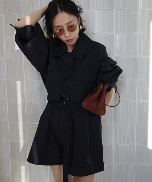 Ameri(アメリ)の「TRENCH LIKE SHORT ROMPERS(つなぎ/オールインワン・レディース・ベージュ/ネイビー・SMALL/MEDIUM)」の3枚目の写真