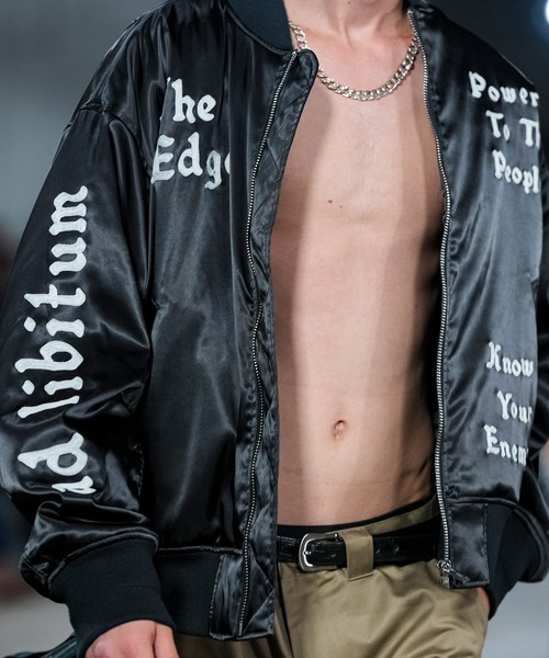 MSML（エムエスエムエル）の「MA1 EMBROIDERY SATIN JACKET（ブルゾン・メンズ・ブラック・XL/L/M）」の9枚目の写真