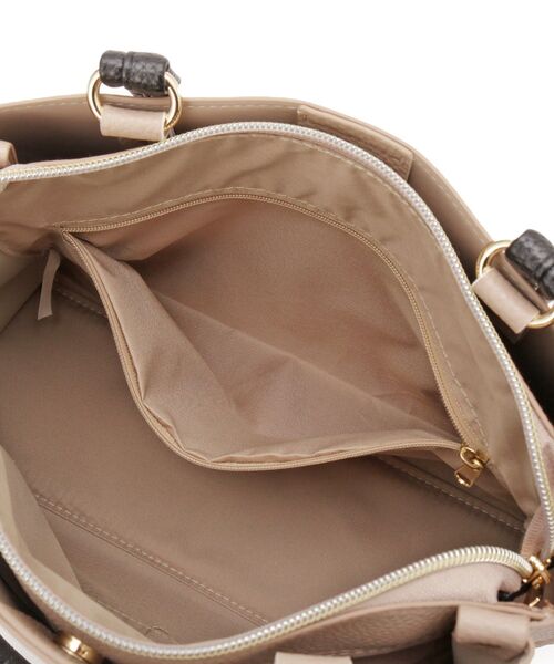 SHOO・LA・RUE（シューラルー）の「【軽量／2WAY】ふわっと軽いトートバッグ（トートバッグ・レディース・グレー/ブラック/ピンク系/ベージュ系4・00）」の5枚目の写真