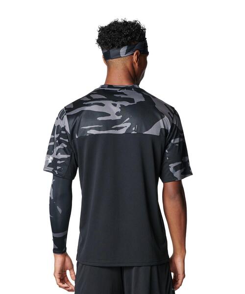 UNDER ARMOUR(アンダーアーマー)の「UAヤード テック ノベルティ ショートスリーブ Tシャツ(ベースボール/メンズ)(Tシャツ/カットソー・メンズ・ブラック・L/XL/M/S/2XL/3XL)」の2枚目の写真