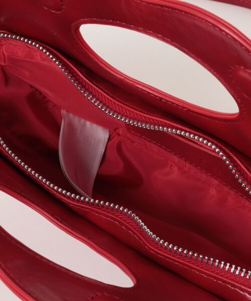 Desigual（デシグアル）の「【Desigual × Nicki Nicole】リップモチーフ レザー調ミディアムバッグ（ハンドバッグ・レディース・レッド・FREE）」の7枚目の写真