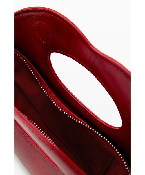 Desigual（デシグアル）の「【Desigual × Nicki Nicole】リップモチーフ レザー調ミディアムバッグ（ハンドバッグ・レディース・レッド・FREE）」の5枚目の写真