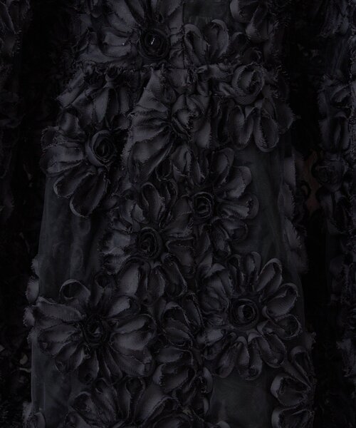 Remind me and forever（リマインドミーアンドフォーエバー）の「【@toitopoooo_____コラボ】花柄チュールパフ長袖ブラウス（シャツ/ブラウス・レディース・オフホワイト/ブラック・FREE）」の3枚目の写真