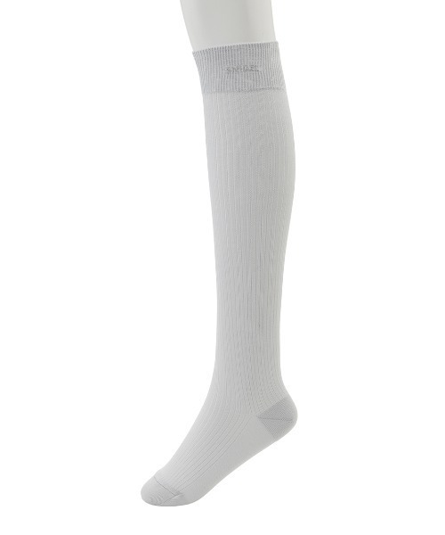 SNIDEL（スナイデル）の「ロングシアーソックス（ソックス/靴下・レディース・ライトグレー/ライトベージュ・F）」の4枚目の写真