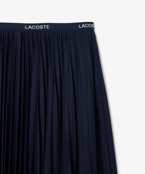 LACOSTE（ラコステ）の「ネームジャカード ウエストプリーツロングスカート（スカート・レディース・ブラウン/ネイビー・L/M/S/XS）」の6枚目の写真