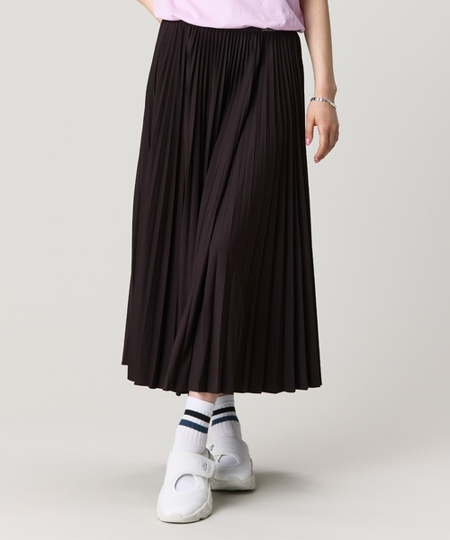 LACOSTE(ラコステ)の「ネームジャカード ウエストプリーツロングスカート(スカート・レディース・ブラウン/ネイビー・L/M/S/XS)」の1枚目の写真