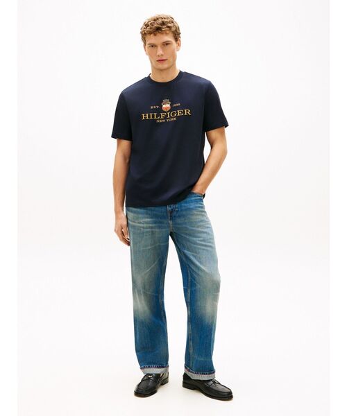 TOMMY HILFIGER（トミーヒルフィガー）の「ICON GRAPHIC TEE（Tシャツ/カットソー・メンズ・ホワイト/マルチ/グレー/ブルー・MEDIUM/LARGE/SMALL/X-LARGE）」の6枚目の写真