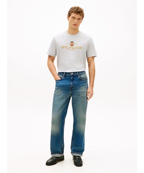 TOMMY HILFIGER（トミーヒルフィガー）の「ICON GRAPHIC TEE（Tシャツ/カットソー・メンズ・ホワイト/マルチ/グレー/ブルー・MEDIUM/LARGE/SMALL/X-LARGE）」の16枚目の写真