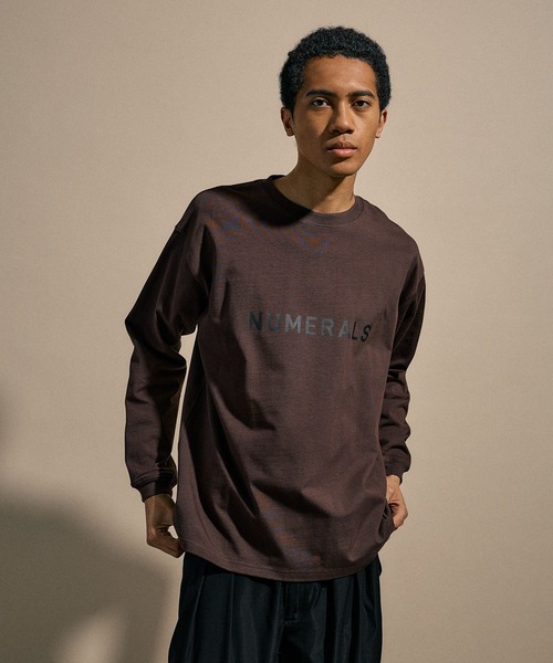 NUMERALS — LOGO PRINT T — футболка с принтом
