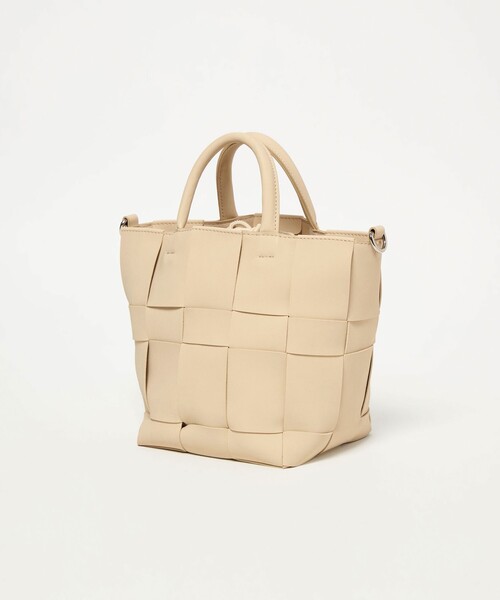 green label relaxing（グリーンレーベルリラクシング）の「2WAY 編込み 巾着 トートバッグ / ショルダーバッグ（ショルダーバッグ・レディース・ブラウン/ベージュ/ライトブルー・FREE）」の19枚目の写真