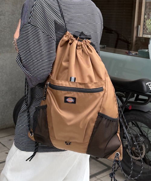 Dickies(ディッキーズ)の「【Dickies】ATHLETIC KNAPSACK/ディッキーズ アスレチック ナップサック(バックパック/リュック・メンズ・グレー/ネイビー/ベージュ/ブラック・FREE)」の2枚目の写真