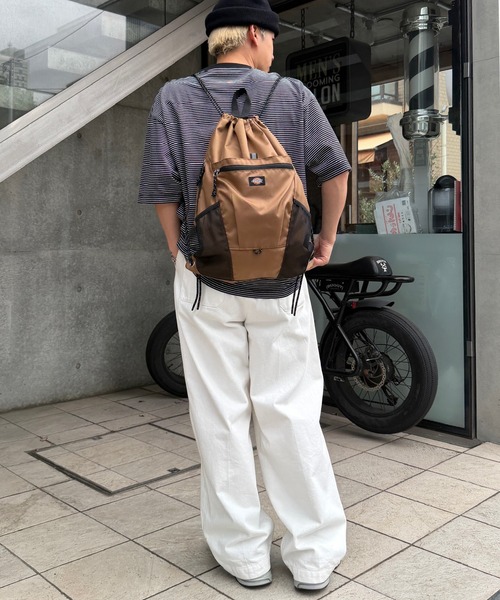 Dickies(ディッキーズ)の「【Dickies】ATHLETIC KNAPSACK/ディッキーズ アスレチック ナップサック(バックパック/リュック・メンズ・グレー/ネイビー/ベージュ/ブラック・FREE)」の7枚目の写真