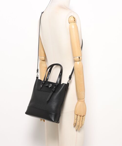 Maison Margiela(メゾンマルジェラ)の「Maison Margiela-women SHOPPING VERTICAL MINI(ショルダーバッグ・レディース・ブラック・FREE)」の5枚目の写真