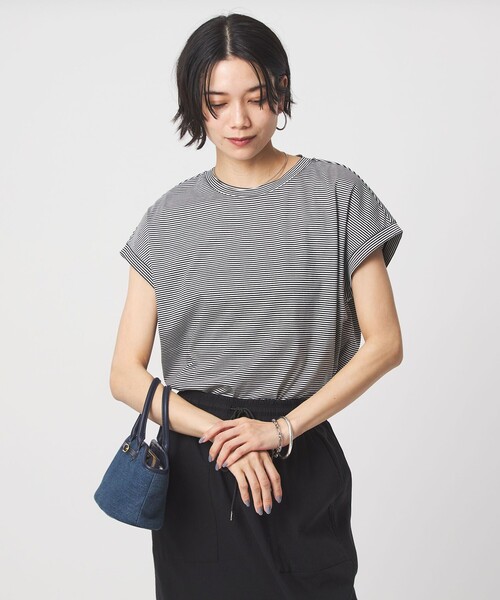 green label relaxing（グリーンレーベルリラクシング）の「グロッシー フレンチスリーブ Tシャツ 制菌（Tシャツ/カットソー・レディース・その他3/その他1/その他2/オフホワイト/ブラック・40/38）」の3枚目の写真