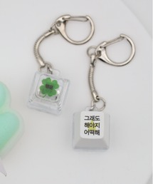 Vini（ヴィニ）の「【押すと光る】 韓国語入り キーボードキーホルダー（キーホルダー）」