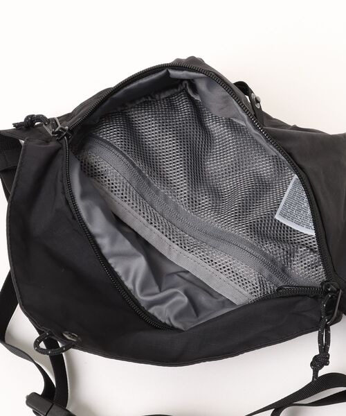 THE NORTH FACE(ザノースフェイス)の「【THE NORTH FACE/ザ・ノースフェイス】メンズ ユニセックス ボディバッグ バッグ(ボディバッグ/ウエストポーチ・メンズ・ブラック・FREE)」の14枚目の写真