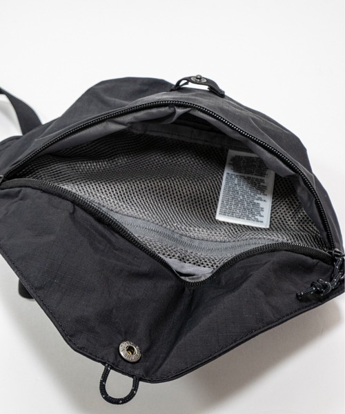THE NORTH FACE(ザノースフェイス)の「【THE NORTH FACE/ザ・ノースフェイス】メンズ ユニセックス ボディバッグ バッグ(ボディバッグ/ウエストポーチ・メンズ・ブラック・FREE)」の5枚目の写真