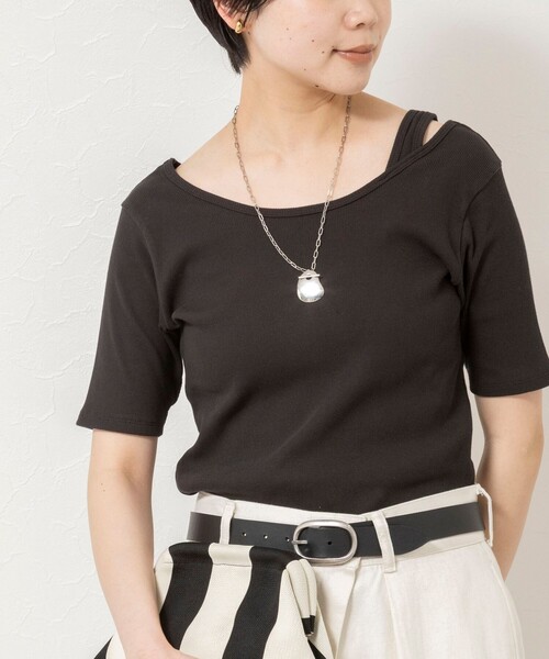 Rie Miller（リエミラー）の「ウォッシャブルアシンメトリー2WAYリブTシャツ（Tシャツ/カットソー・レディース・ホワイト/ベージュ/チャコールグレー・38）」の2枚目の写真