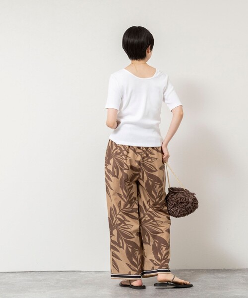 Rie Miller（リエミラー）の「ウォッシャブルアシンメトリー2WAYリブTシャツ（Tシャツ/カットソー・レディース・ホワイト/ベージュ/チャコールグレー・38）」の4枚目の写真