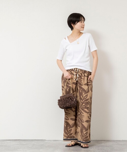 Rie Miller（リエミラー）の「ウォッシャブルアシンメトリー2WAYリブTシャツ（Tシャツ/カットソー・レディース・ホワイト/ベージュ/チャコールグレー・38）」の6枚目の写真