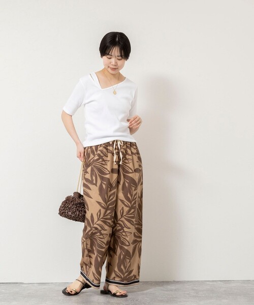 Rie Miller（リエミラー）の「ウォッシャブルアシンメトリー2WAYリブTシャツ（Tシャツ/カットソー・レディース・ホワイト/ベージュ/チャコールグレー・38）」の7枚目の写真