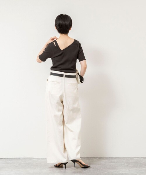 Rie Miller（リエミラー）の「ウォッシャブルアシンメトリー2WAYリブTシャツ（Tシャツ/カットソー・レディース・ホワイト/ベージュ/チャコールグレー・38）」の13枚目の写真