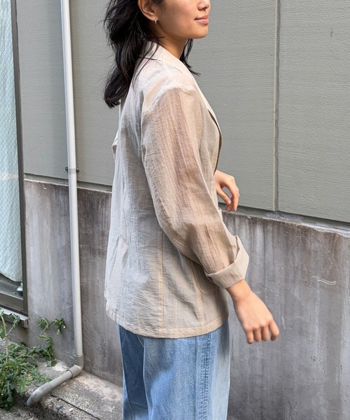 EMMA ROUGE VIF(エマルージュヴィフ)の「【一部店舗限定】シアーシングルジャケット/夏服/通勤/オフィスカジュアル/羽織/冷房対策(テーラードジャケット・レディース・ベージュ/ブラック・フリー)」の7枚目の写真