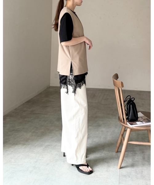 She's Closet(シーズクローゼット)の「アシンメトリー 裾サテンレース ドッキング 半袖Tシャツ レイヤード インナー トップス(Tシャツ/カットソー・レディース・ブラック/ホワイト・FREE)」の8枚目の写真
