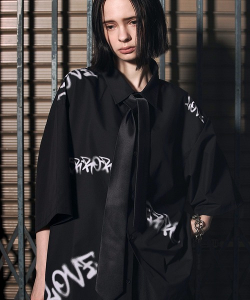 ERAR（エラー）の「【ERAR】スプレーライクプリントオーバーサイズシャツ（シャツ/ブラウス・メンズ・ホワイト系1/ブラック系1/ブラック系2・S/M/L/XL）」の15枚目の写真