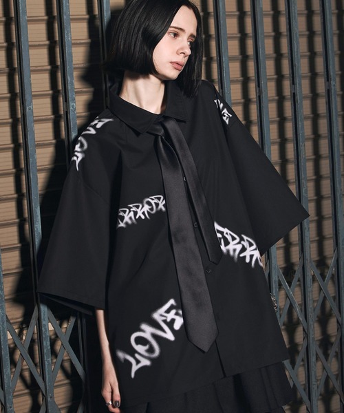 ERAR（エラー）の「【ERAR】スプレーライクプリントオーバーサイズシャツ（シャツ/ブラウス・メンズ・ホワイト系1/ブラック系1/ブラック系2・S/M/L/XL）」の17枚目の写真