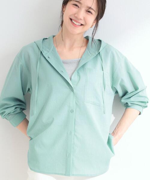 SHOO・LA・RUE（シューラルー）の「【さらり快適/洗濯機可/S-LL】UVカット機能付き ライトな着心地 ひんやりシャツパーカ（シャツ/ブラウス・レディース・ネイビー/オフホワイト/ライトブルー・04/03/02/01）」の2枚目の写真